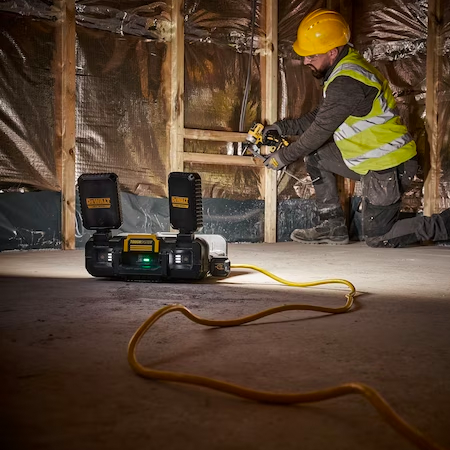 DWST08060 - TOUGHSYSTEM 2.0 Adjustable Work Light w/ Storage