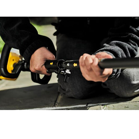 DCST972X1 - 60V MAX* 17" Brushless Attachment Capable String Trimmer Kit